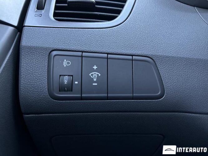 Hyundai Elantra 37 interauto-car