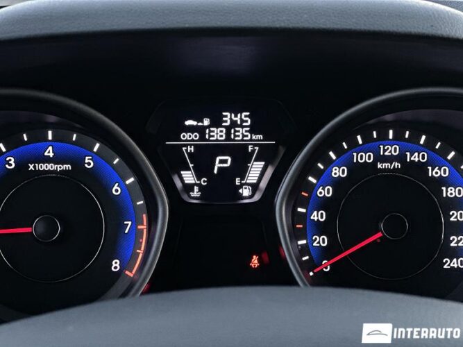 Hyundai Elantra 39 interauto-car