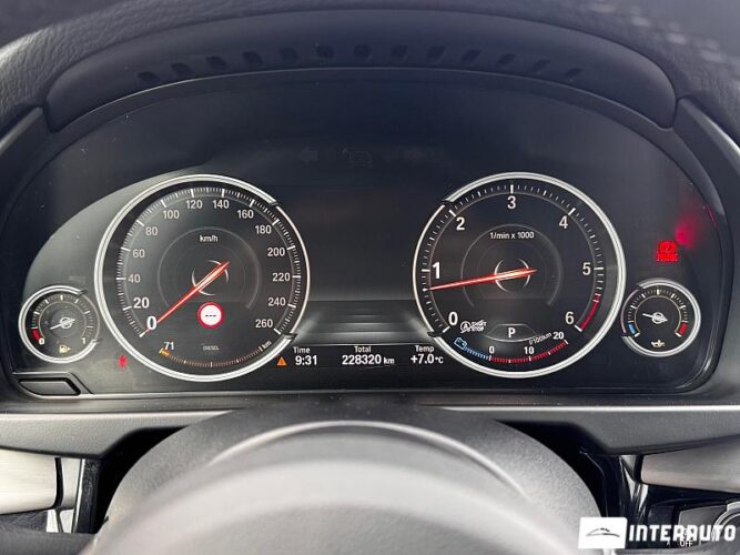 BMW X5 4.0D 43 interauto-car