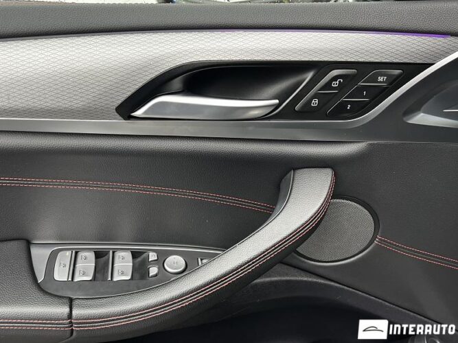 BMW X4 3.0i 47 interauto-car