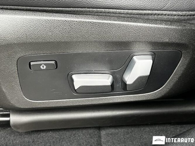 BMW X4 3.0i 48 interauto-car