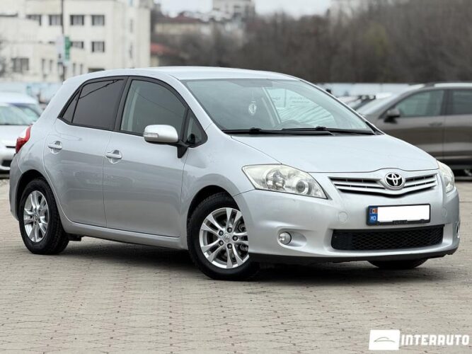 Toyota Auris 32 interauto-car