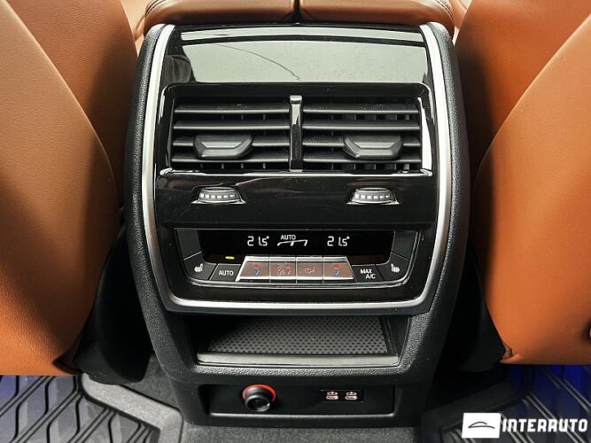 BMW X7 4.0d 59 interauto-car