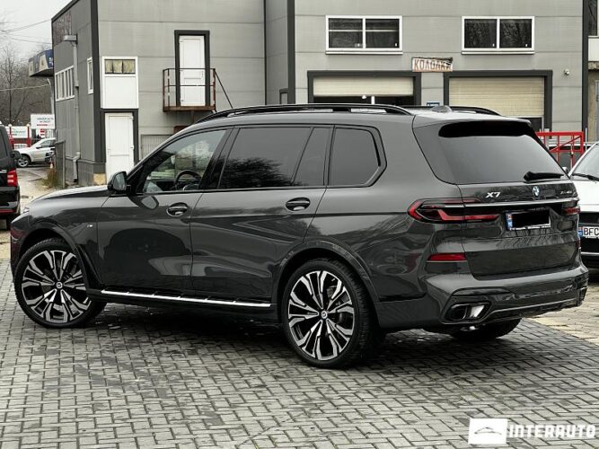 BMW X7 4.0d 44 interauto-car