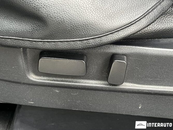 Mitsubishi Outlander 40 interauto-car