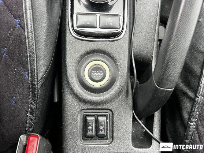 Mitsubishi Outlander 38 interauto-car