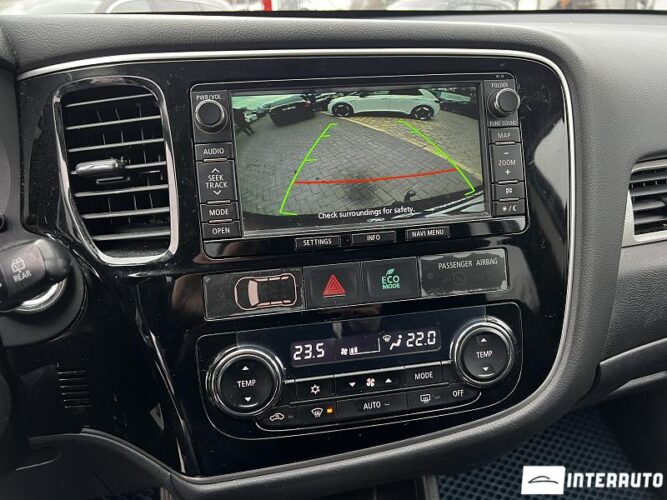 Mitsubishi Outlander 37 interauto-car