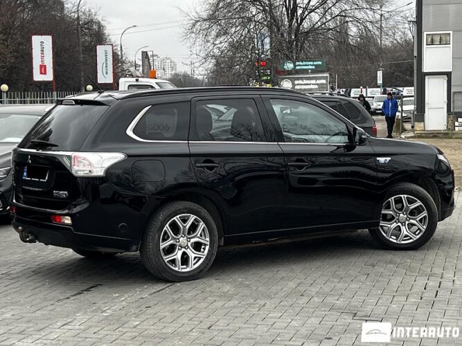 Mitsubishi Outlander 31 interauto-car