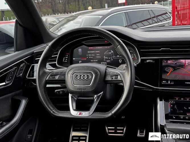 Audi Q8 42 interauto-car