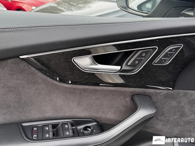 Audi Q8 51 interauto-car