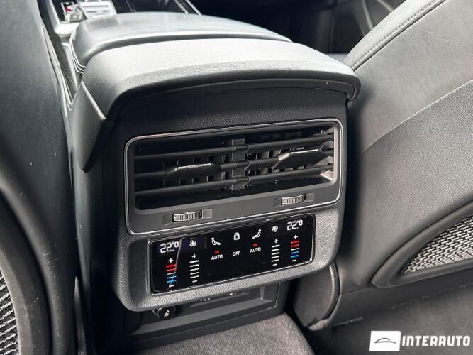 Audi Q8 54 interauto-car