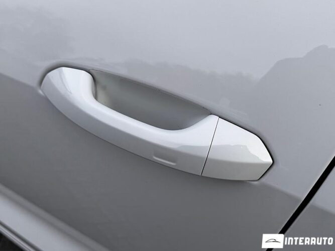 Audi Q8 59 interauto-car