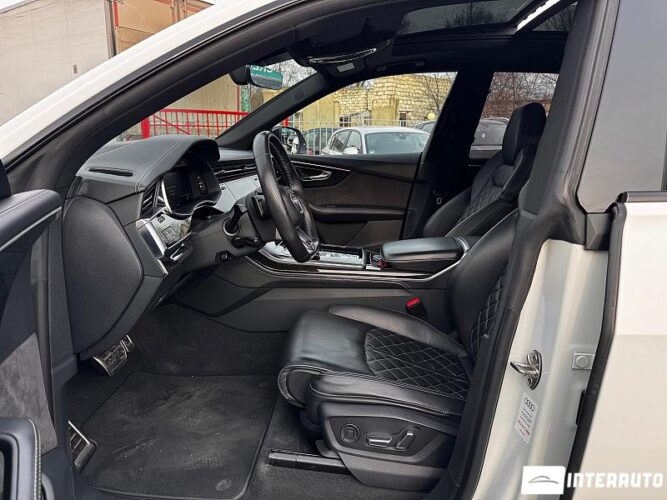 Audi Q8 43 interauto-car