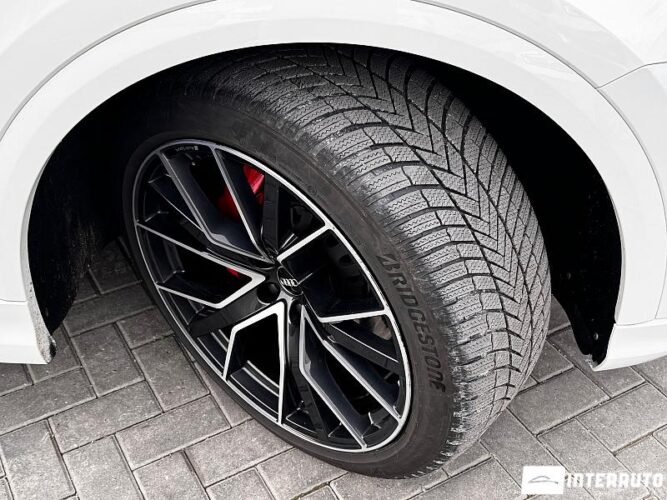 Audi Q8 61 interauto-car