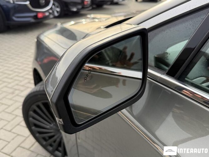 Lincoln MKZ 51 interauto-car