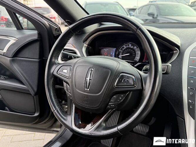 Lincoln MKZ 41 interauto-car