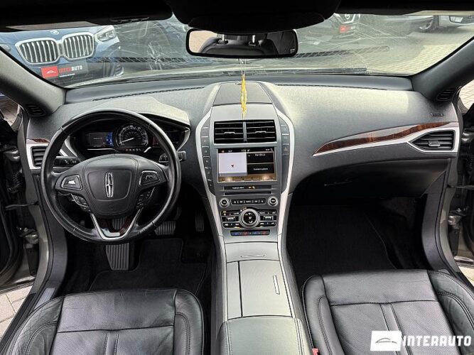 Lincoln MKZ 40 interauto-car