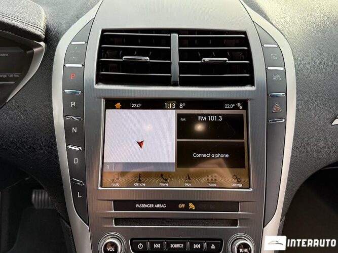 Lincoln MKZ 43 interauto-car