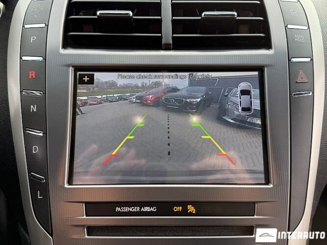 Lincoln MKZ 44 interauto-car