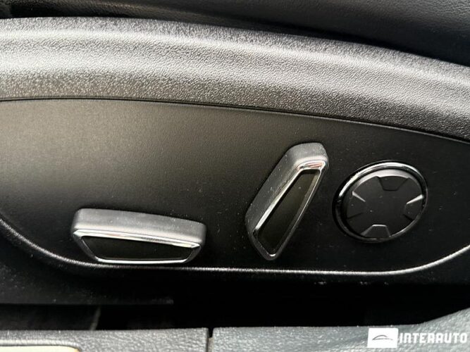 Lincoln MKZ 55 interauto-car