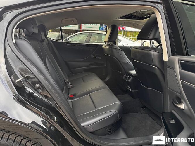 Lexus ES 300h 53 interauto-car