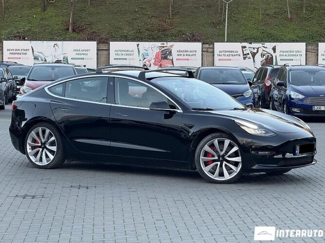 Tesla Model 3 29 interauto-car