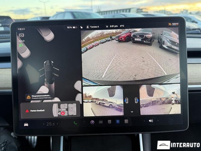 Tesla Model 3 37 interauto-car