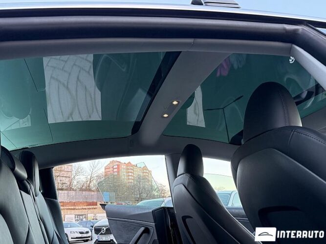 Tesla Model 3 40 interauto-car