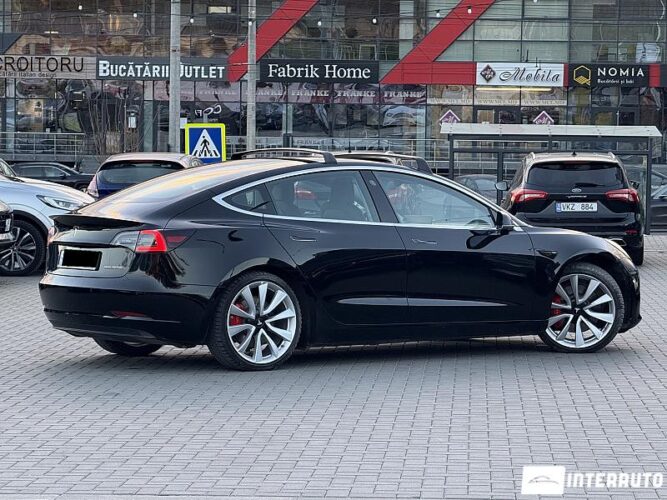 Tesla Model 3 31 interauto-car