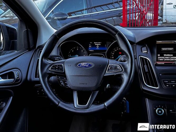 Ford Focus 37 interauto-car