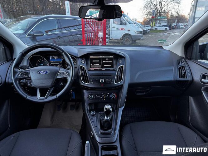 Ford Focus 36 interauto-car