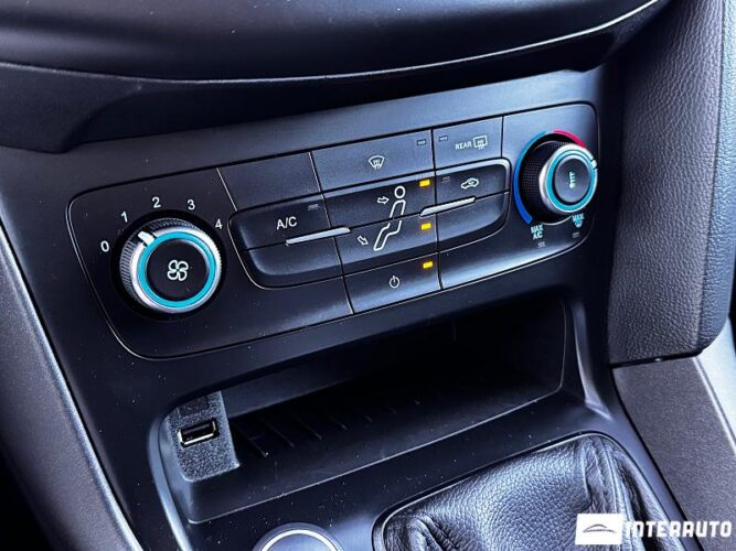 Ford Focus 40 interauto-car