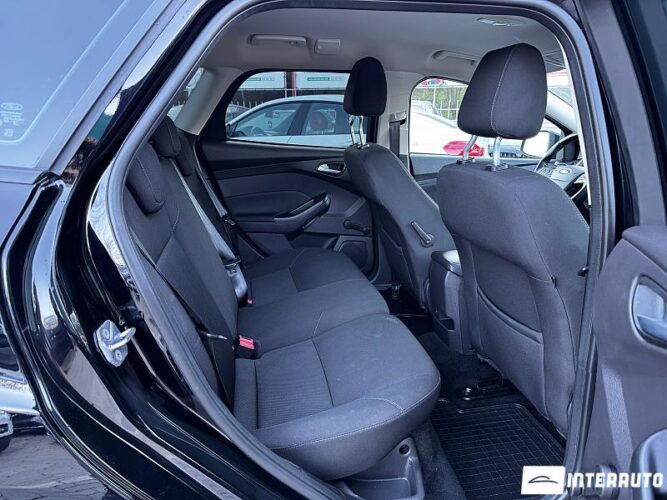 Ford Focus 42 interauto-car