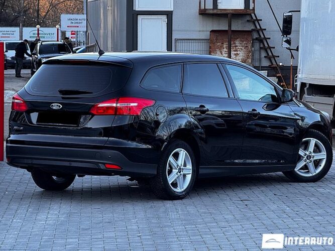 Ford Focus 32 interauto-car
