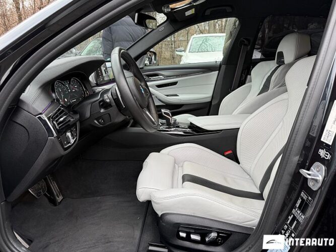 BMW M5 43 interauto-car