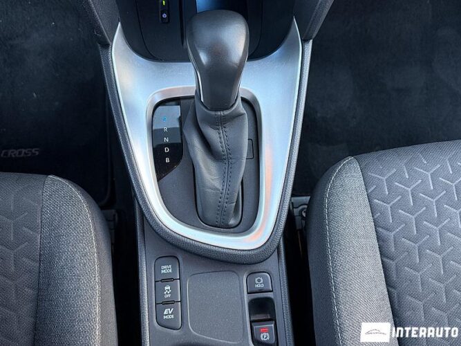 Toyota Yaris Cross 46 interauto-car