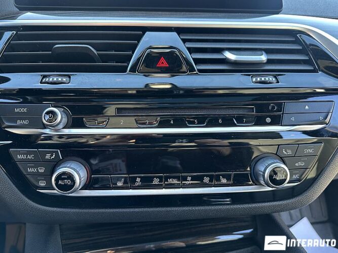 BMW 530e 42 interauto-car