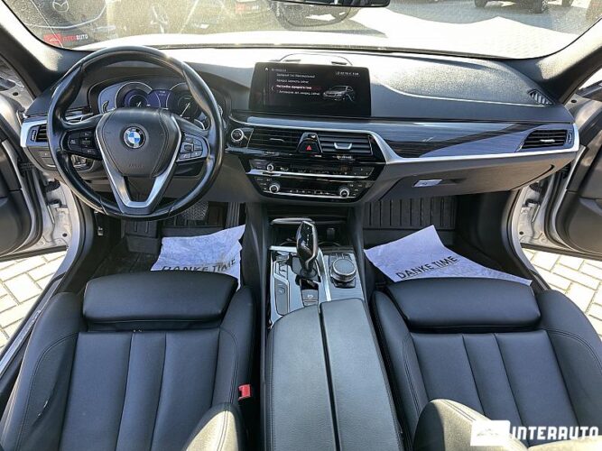 BMW 530e 37 interauto-car
