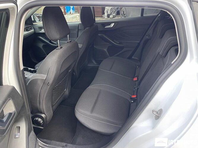 Ford Focus 42 interauto-car