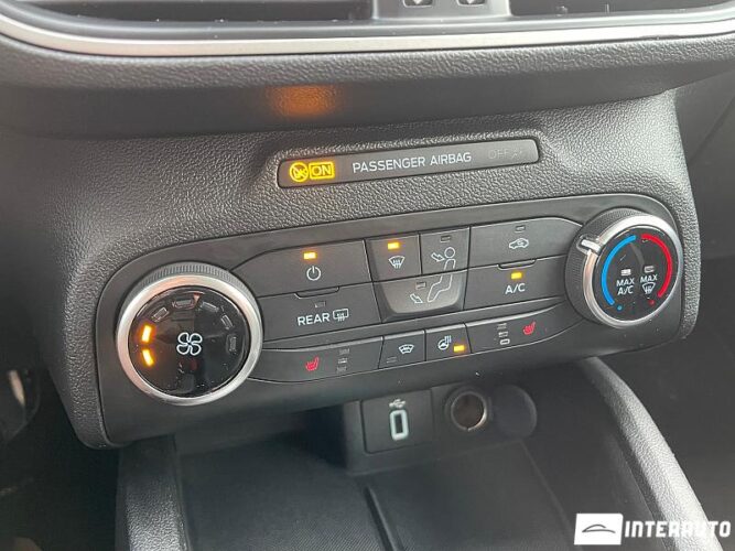 Ford Focus 36 interauto-car