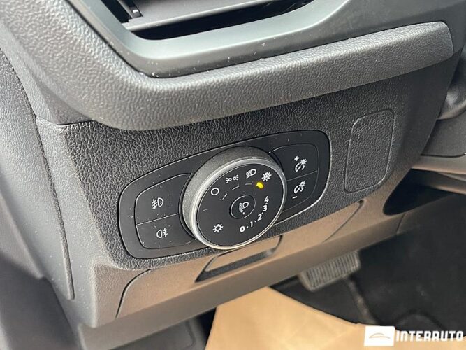 Ford Focus 41 interauto-car