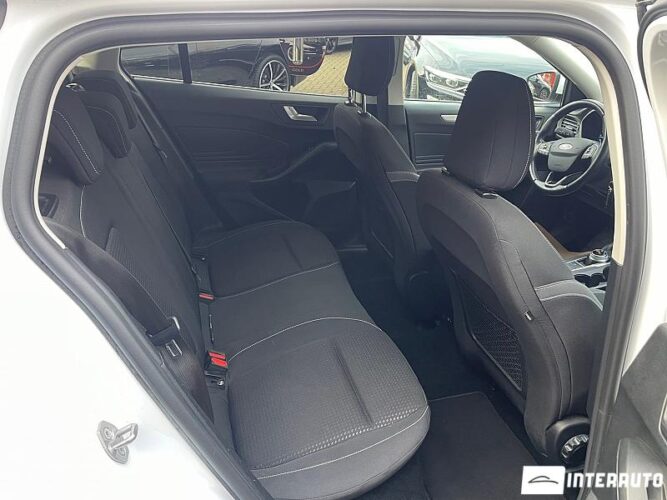Ford Focus 43 interauto-car