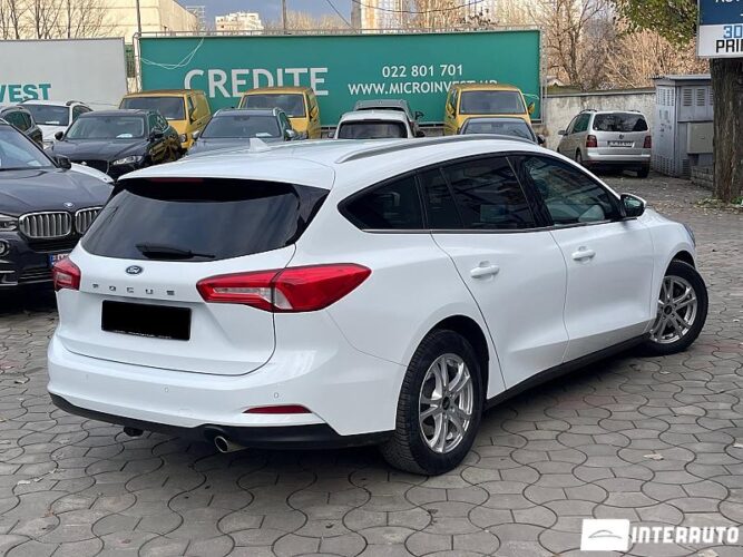 Ford Focus 30 interauto-car