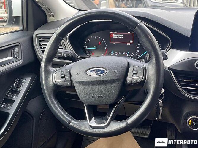 Ford Focus 34 interauto-car