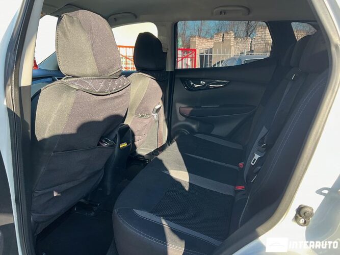 Nissan Qashqai 44 interauto-car