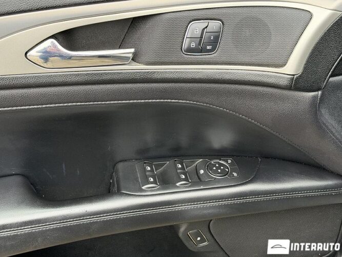 Lincoln MKZ 35 interauto-car