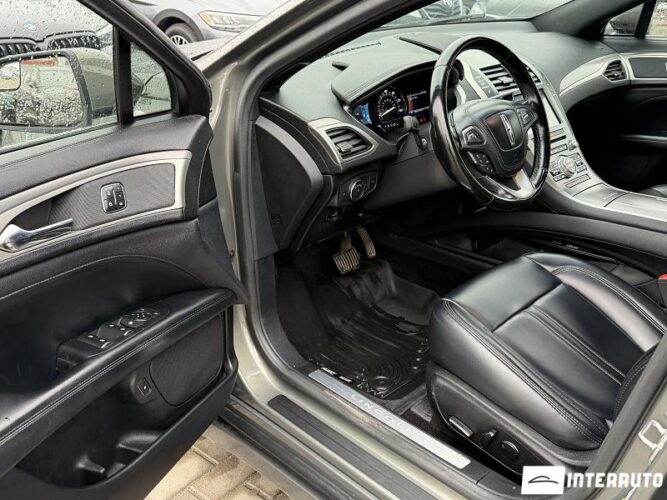 Lincoln MKZ 34 interauto-car