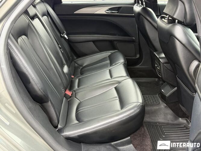 Lincoln MKZ 44 interauto-car