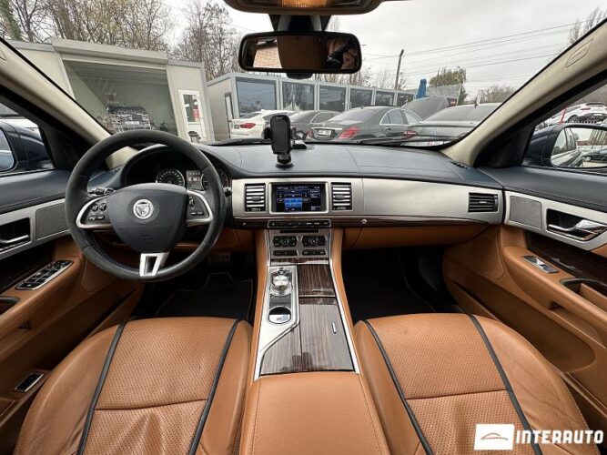 Jaguar XF 37 interauto-car