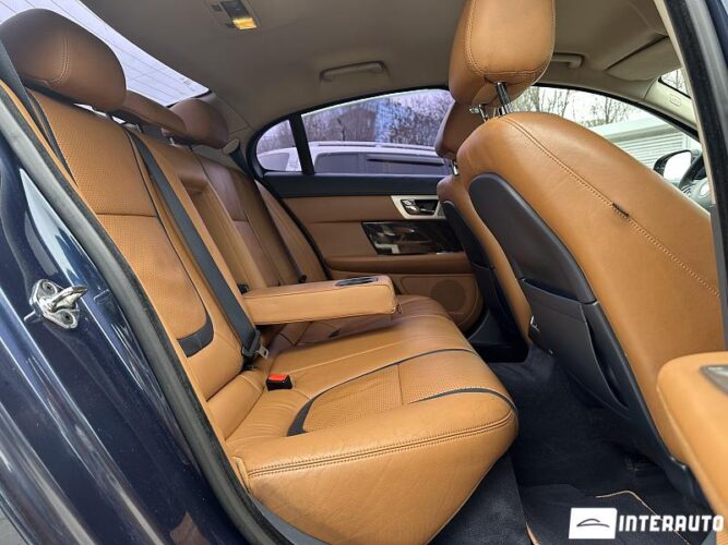 Jaguar XF 47 interauto-car
